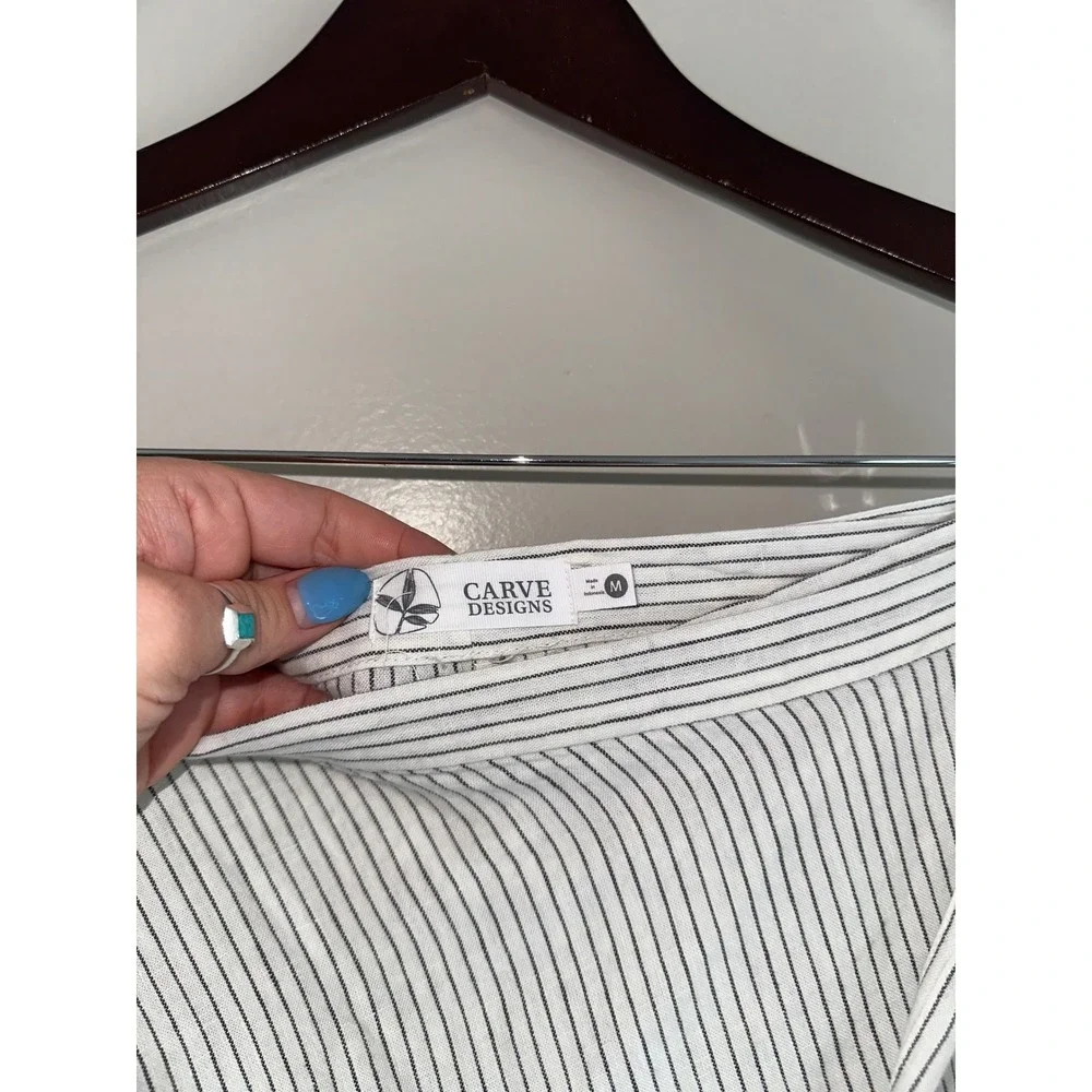 Carve Designs Wrap Skirt Womens M White Black EUC Linen Blend Pinstripe Midi